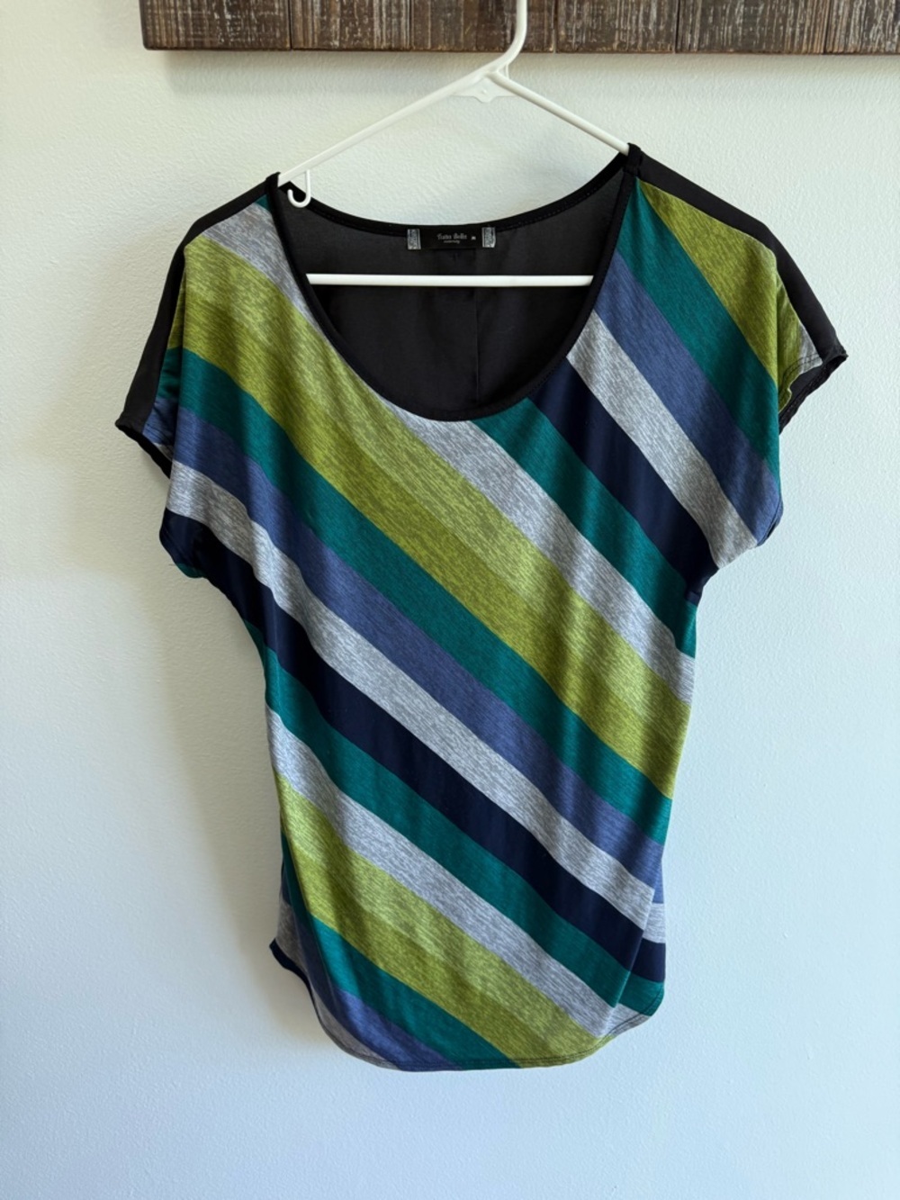 Tutta Bella Size Medium maternity shirt
